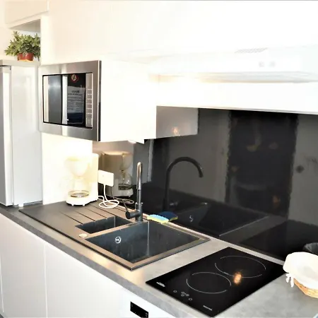 Rénové Climatisé, 3 Couchages, Proche Port Et Casino à - Fr-1-226b-98 Appartamento