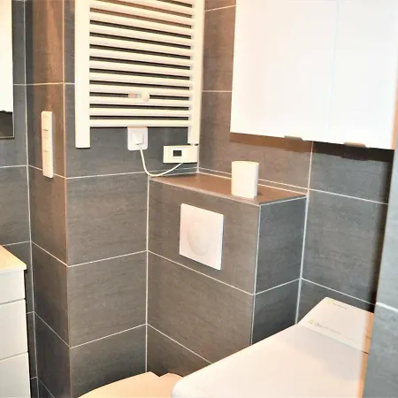 Rénové Climatisé, 3 Couchages, Proche Port Et Casino à - Fr-1-226b-98 * Cavalaire-sur-Mer